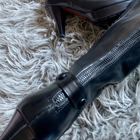 GRYSON Black Leather Boots NWOT - Picture 5 of 7